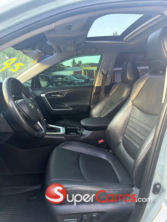 2023 Toyota RAV4 XLE Premium — foto 6 / 9