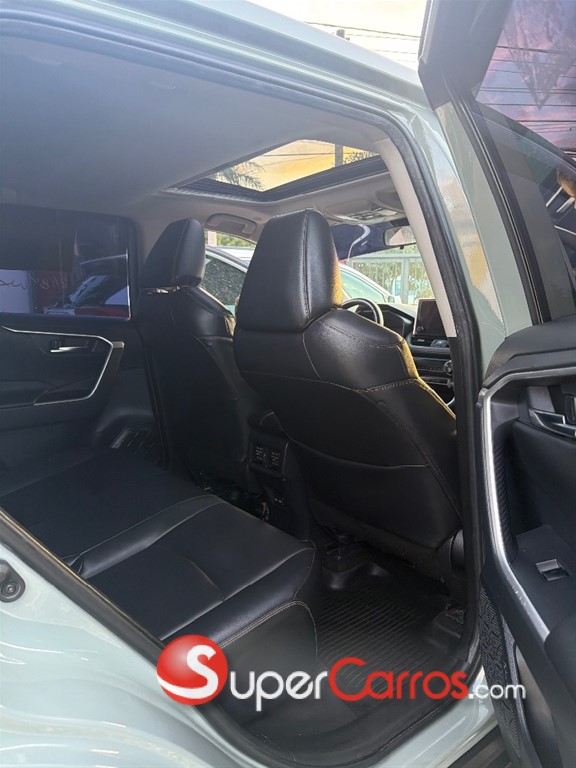 2023 Toyota RAV4 XLE Premium — foto 7 / 9