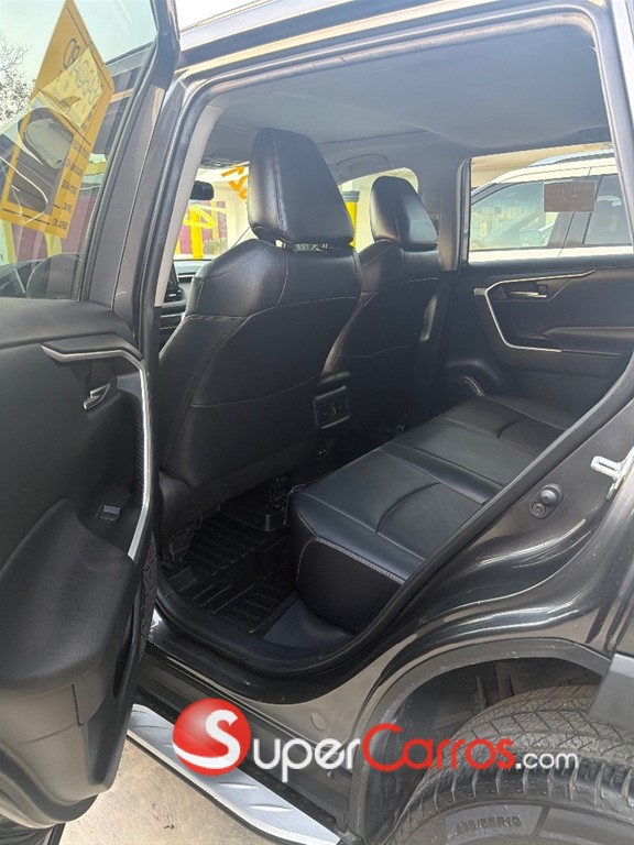 2021 Toyota RAV4 XLE Premium — foto 6 / 8