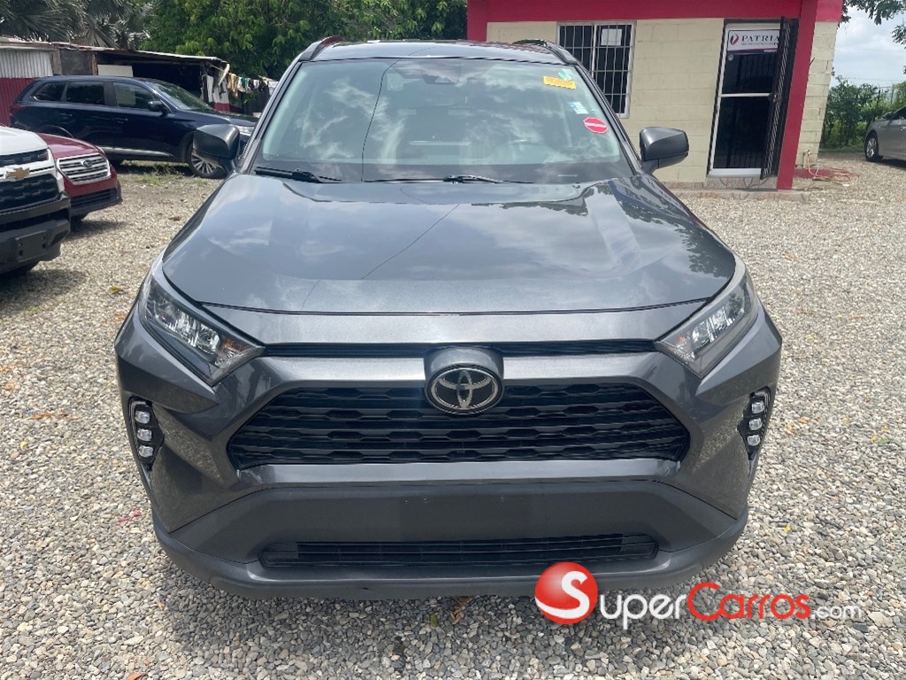 2020 Toyota RAV4 LE