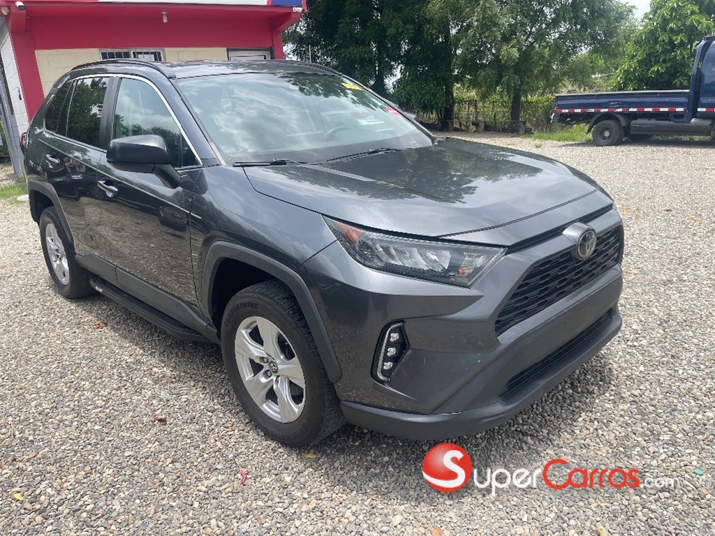 2020 Toyota RAV4 LE — foto 2 / 10
