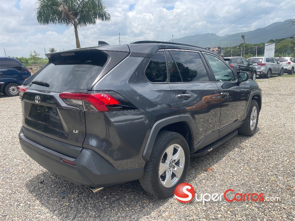 2020 Toyota RAV4 LE — foto 3 / 10
