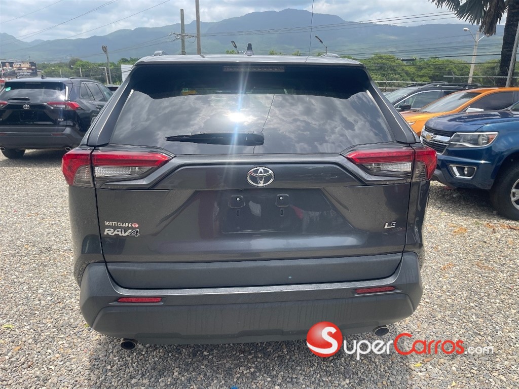 2020 Toyota RAV4 LE — foto 4 / 10