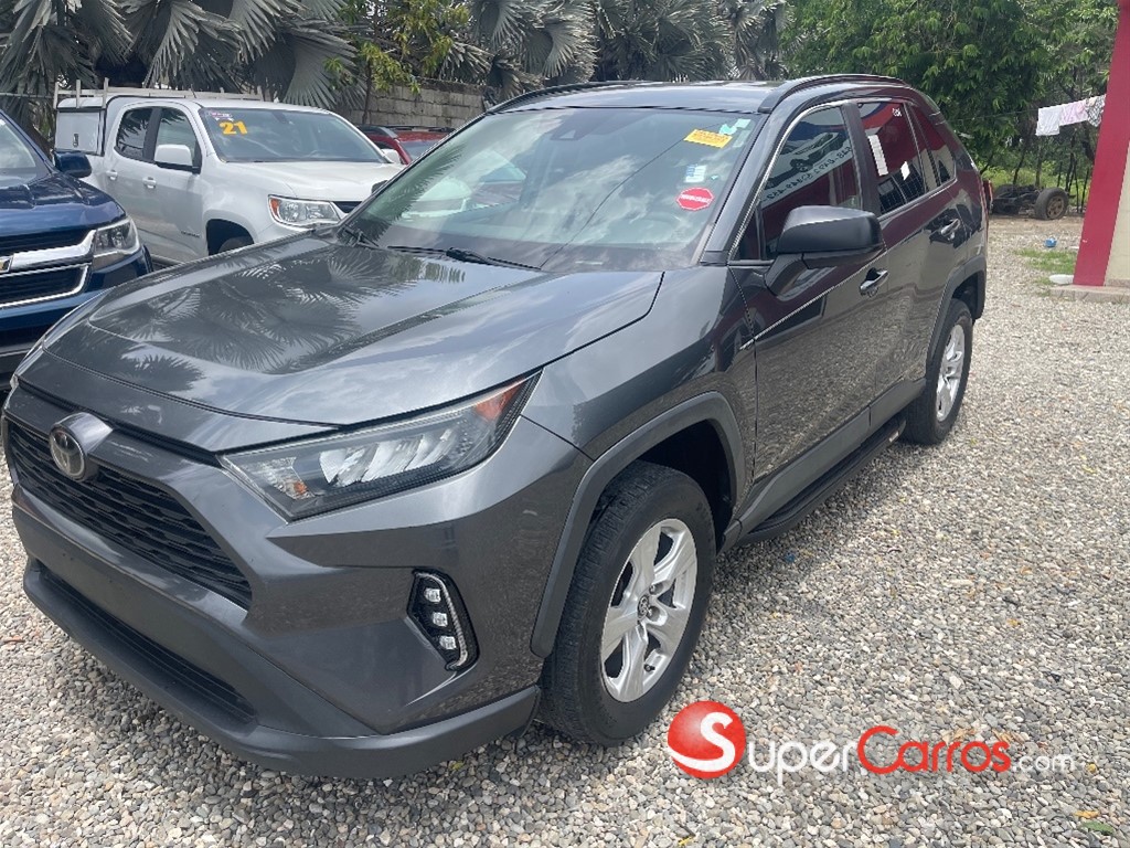 2020 Toyota RAV4 LE — foto 6 / 10