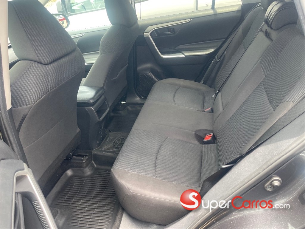 2020 Toyota RAV4 LE — foto 10 / 10
