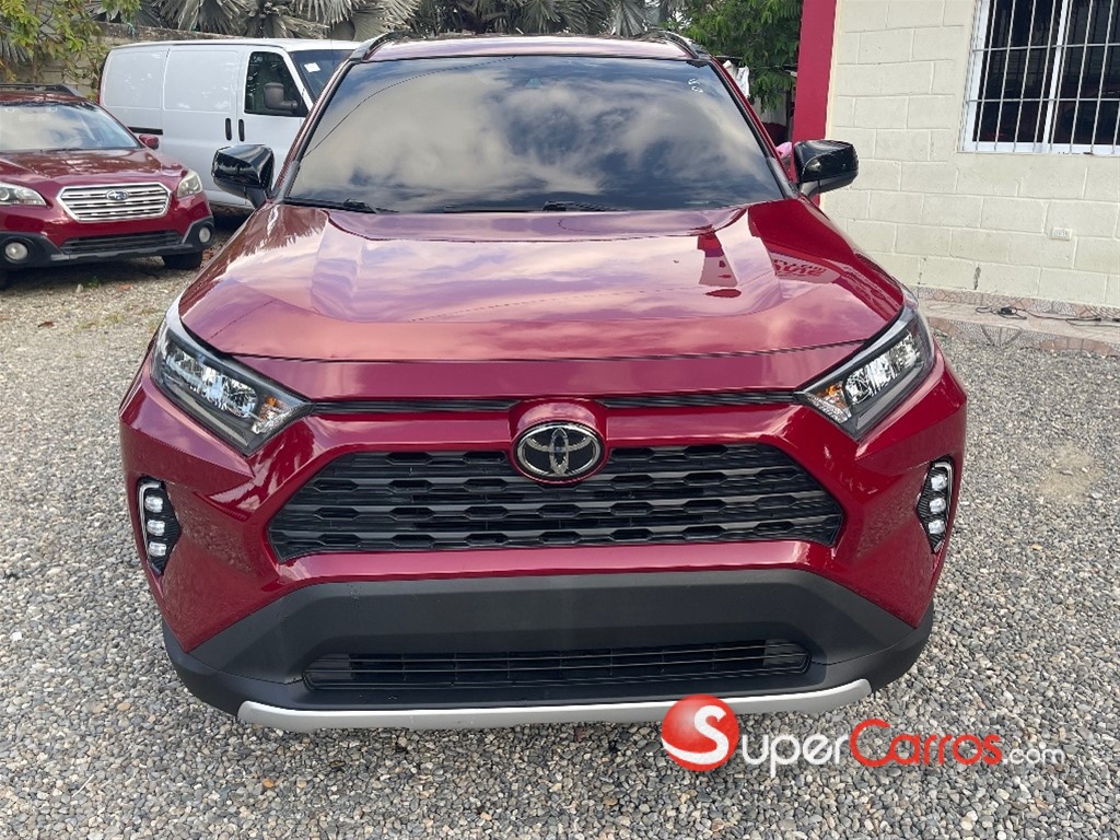 2020 Toyota RAV4 LE