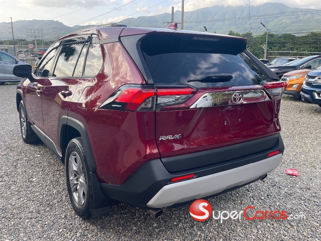 2020 Toyota RAV4 LE — foto 4 / 10