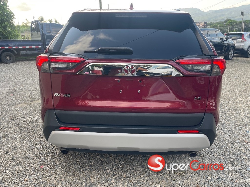 2020 Toyota RAV4 LE — foto 5 / 10