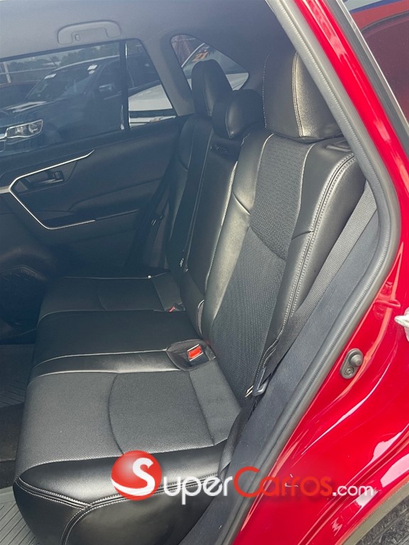 2020 Toyota RAV4 LE — foto 7 / 10