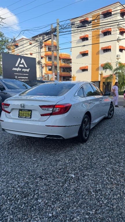 2020 Honda Accord EX — foto 8 / 10