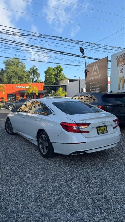 2020 Honda Accord EX — foto 9 / 10