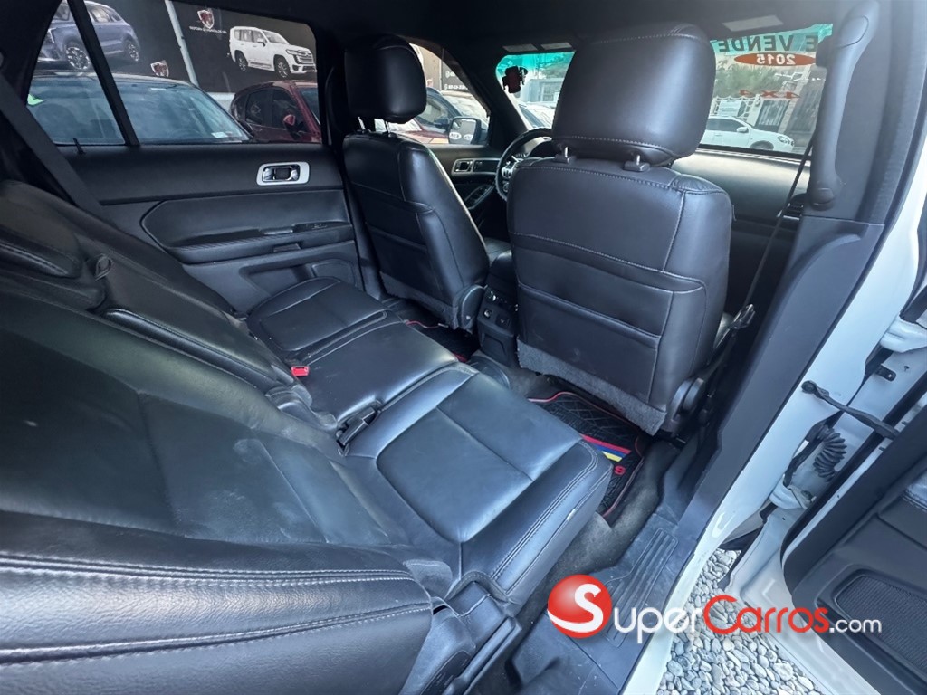 2015 Ford Explorer Limited — foto 8 / 10