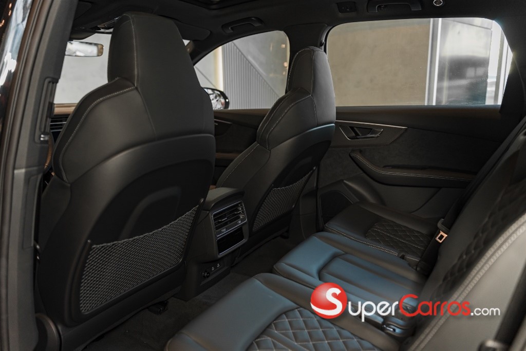 2025 Audi SQ7 — foto 8 / 12