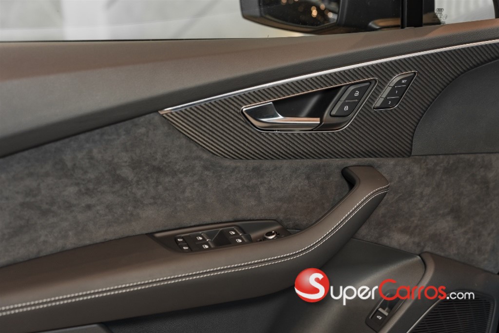 2025 Audi SQ7 — foto 10 / 12