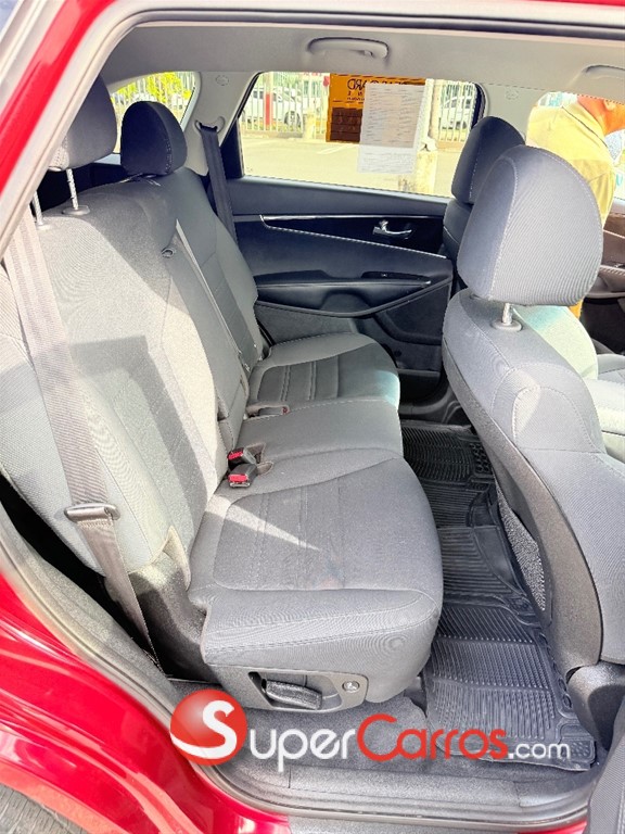 2020 Kia Sorento LX — foto 11 / 12