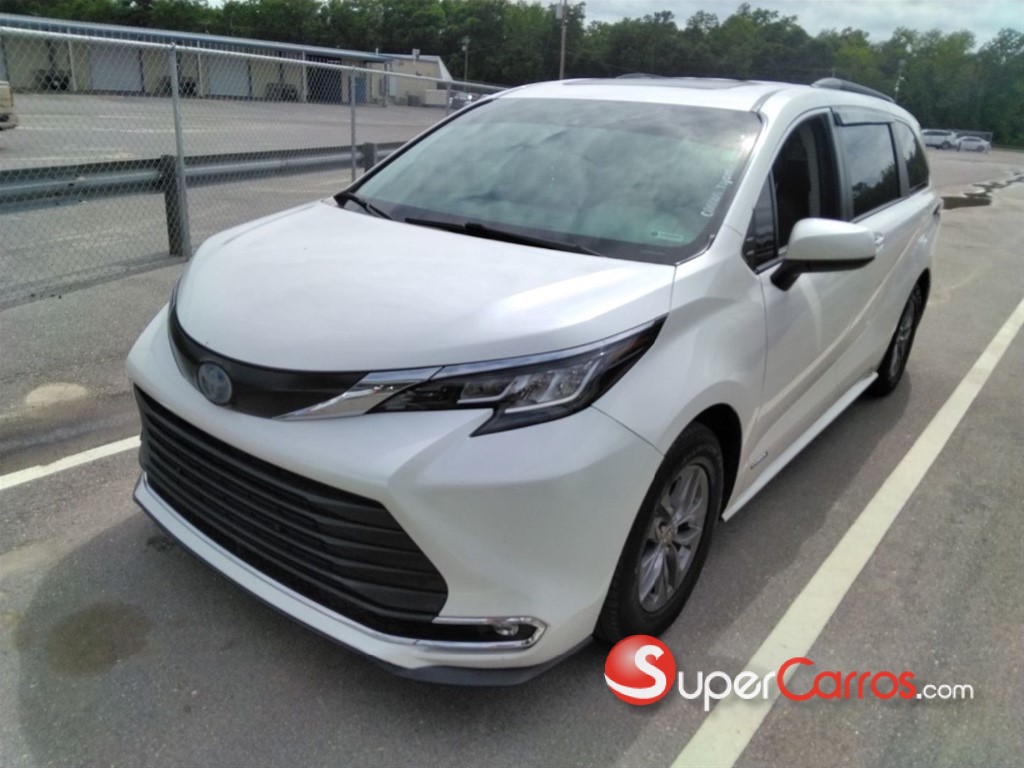 2021 Toyota Sienna XLE