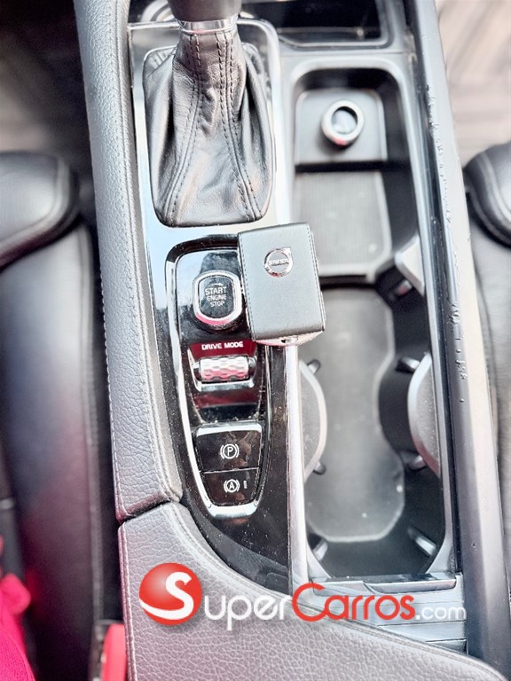 2018 Volvo XC90 Momentum T5 — foto 8 / 12