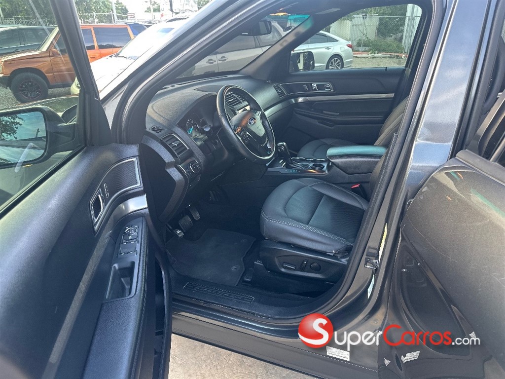 2019 Ford Explorer XLT 4WD — foto 3 / 8
