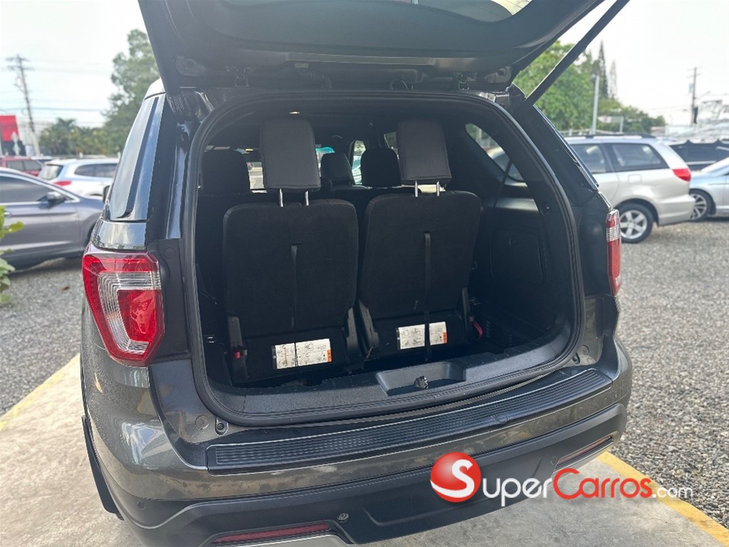 2019 Ford Explorer XLT 4WD — foto 5 / 8