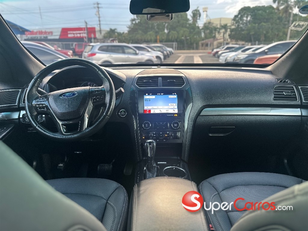 2019 Ford Explorer XLT 4WD — foto 6 / 8