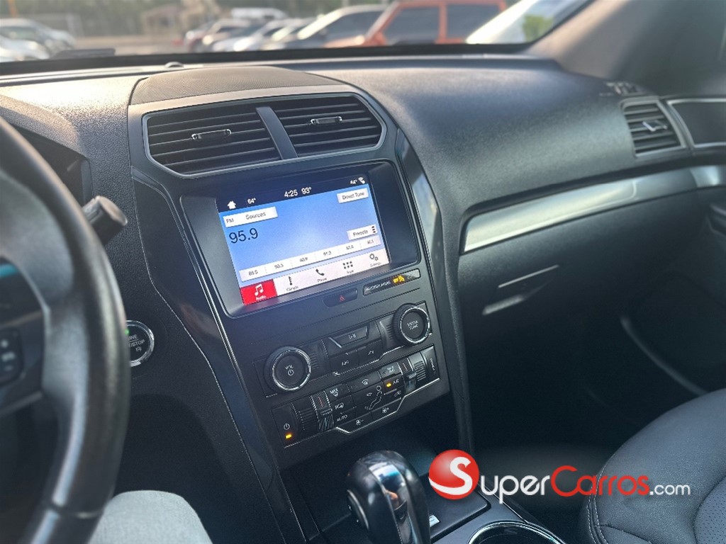 2019 Ford Explorer XLT 4WD — foto 8 / 8