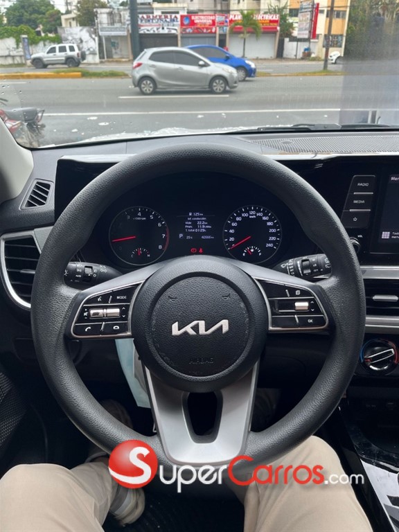 2023 Kia Seltos LX — foto 5 / 10