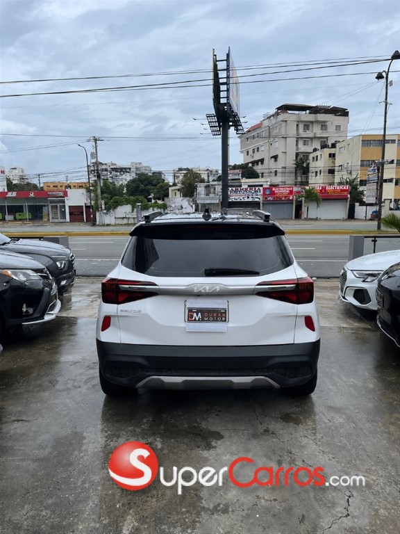 2023 Kia Seltos LX — foto 8 / 10