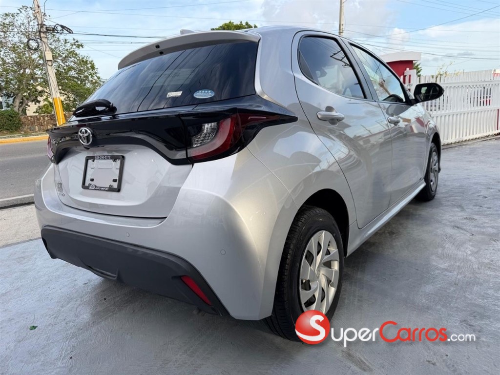 2020 Toyota Yaris — foto 6 / 10