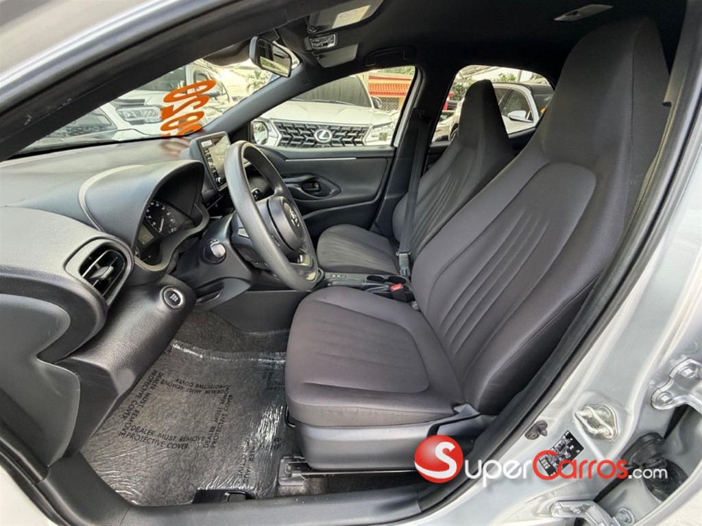 2020 Toyota Yaris — foto 7 / 10