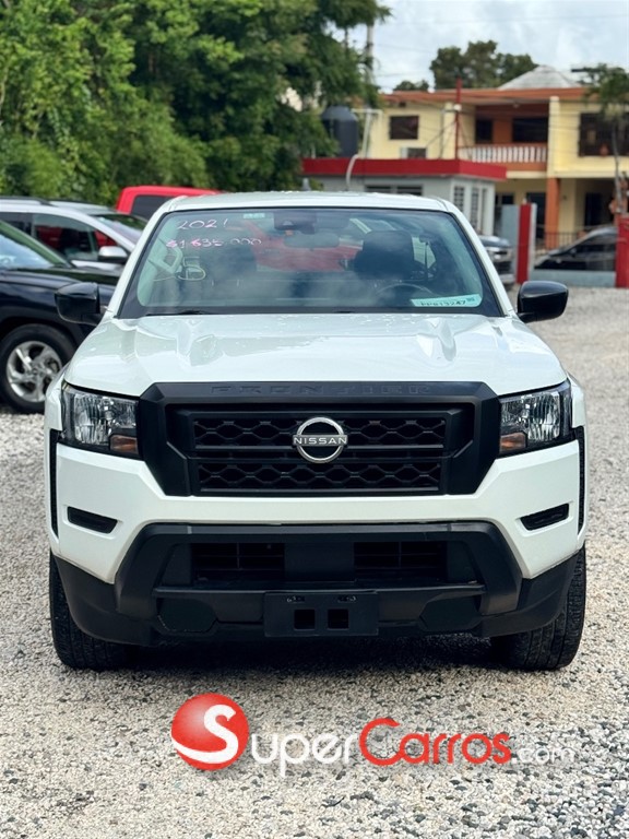 2024 Nissan Frontier LE — foto 2 / 9