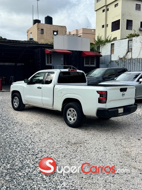 2024 Nissan Frontier LE — foto 4 / 9