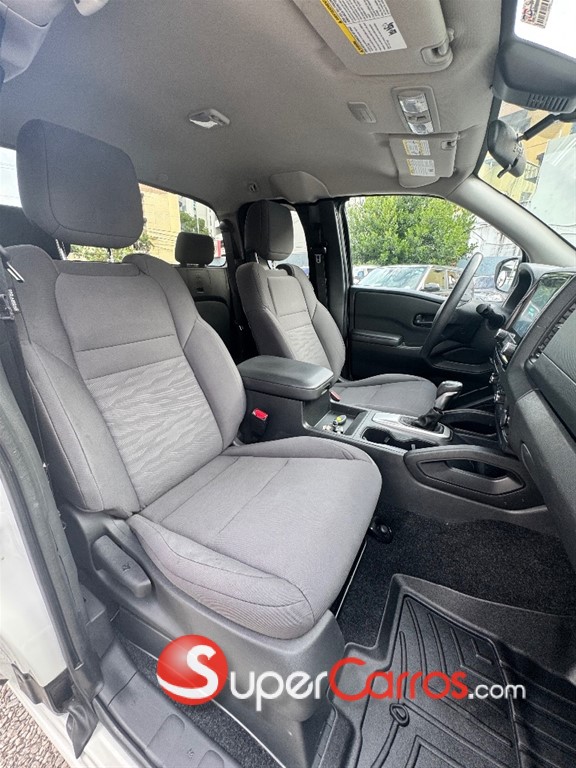 2024 Nissan Frontier LE — foto 5 / 9
