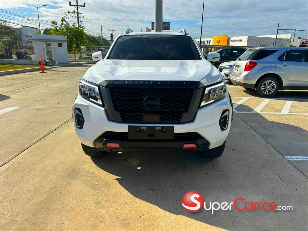 2023 Nissan Frontier LE — foto 2 / 12