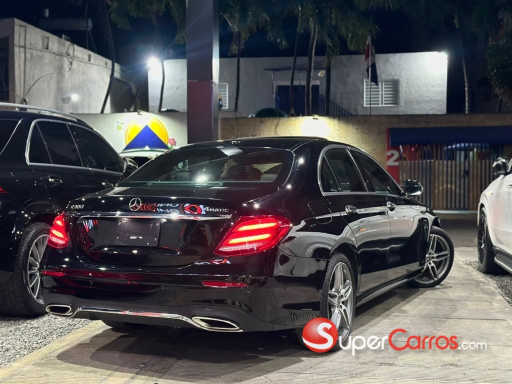 2019 Mercedes-Benz Clase E 300 4MATIC — foto 3 / 8