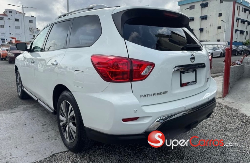 2019 Nissan Pathfinder — foto 4 / 10