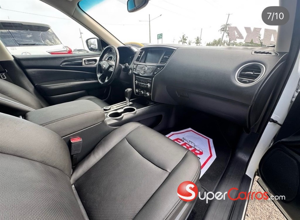 2019 Nissan Pathfinder — foto 7 / 10