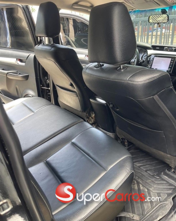 2022 Toyota Hilux SRV — foto 6 / 9