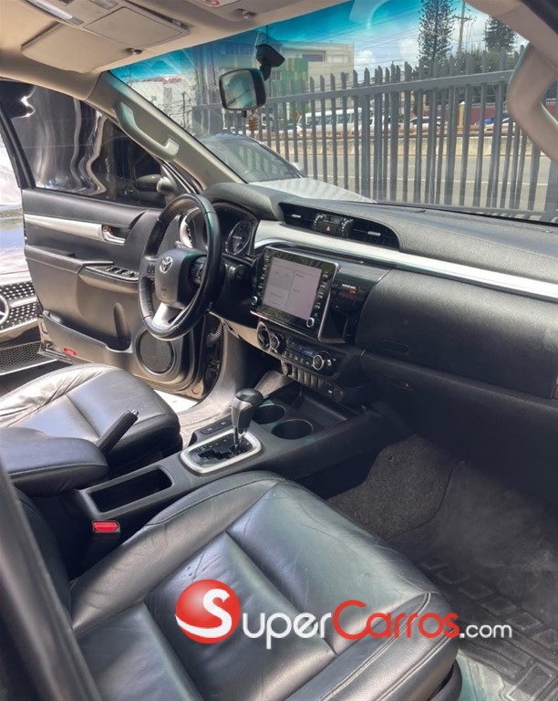 2022 Toyota Hilux SRV — foto 7 / 9