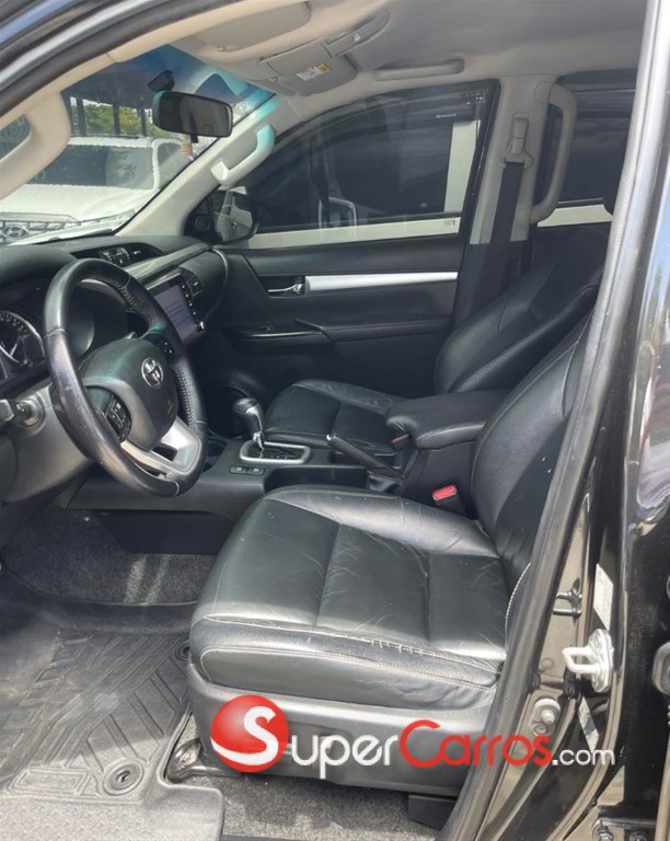 2022 Toyota Hilux SRV — foto 8 / 9