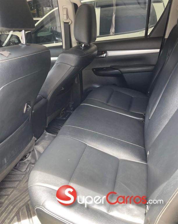 2022 Toyota Hilux SRV — foto 9 / 9