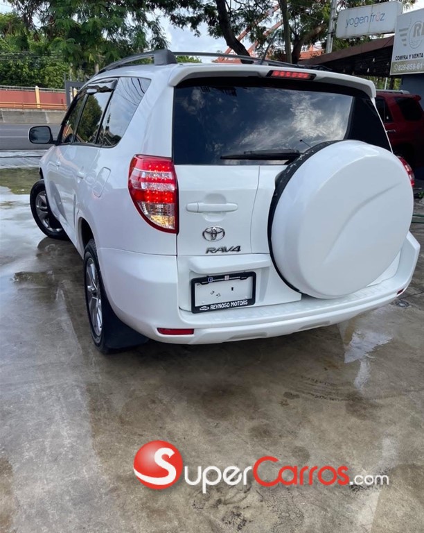 2010 Toyota RAV4 LE — foto 5 / 9