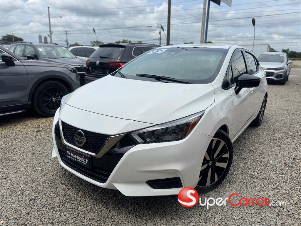 2022 Nissan Versa SR