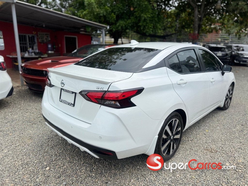 2022 Nissan Versa SR — foto 3 / 10