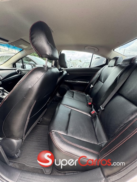 2022 Nissan Versa SR — foto 9 / 10