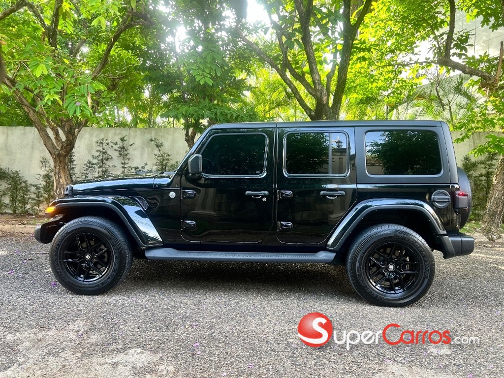 2023 Jeep Wrangler Sahara — foto 2 / 10