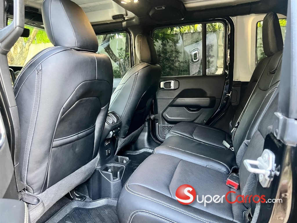 2023 Jeep Wrangler Sahara — foto 7 / 10