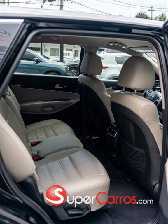 2019 Kia Sorento LX — foto 8 / 12