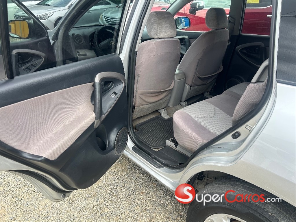 2007 Toyota RAV4 — foto 8 / 12