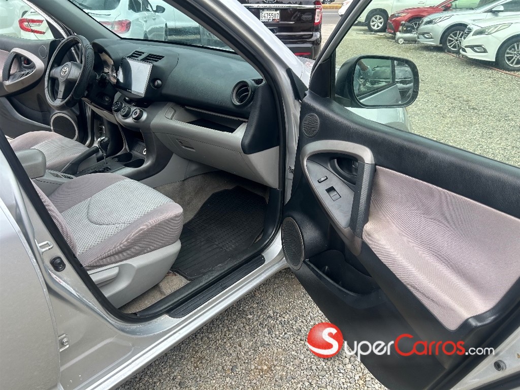 2007 Toyota RAV4 — foto 9 / 12