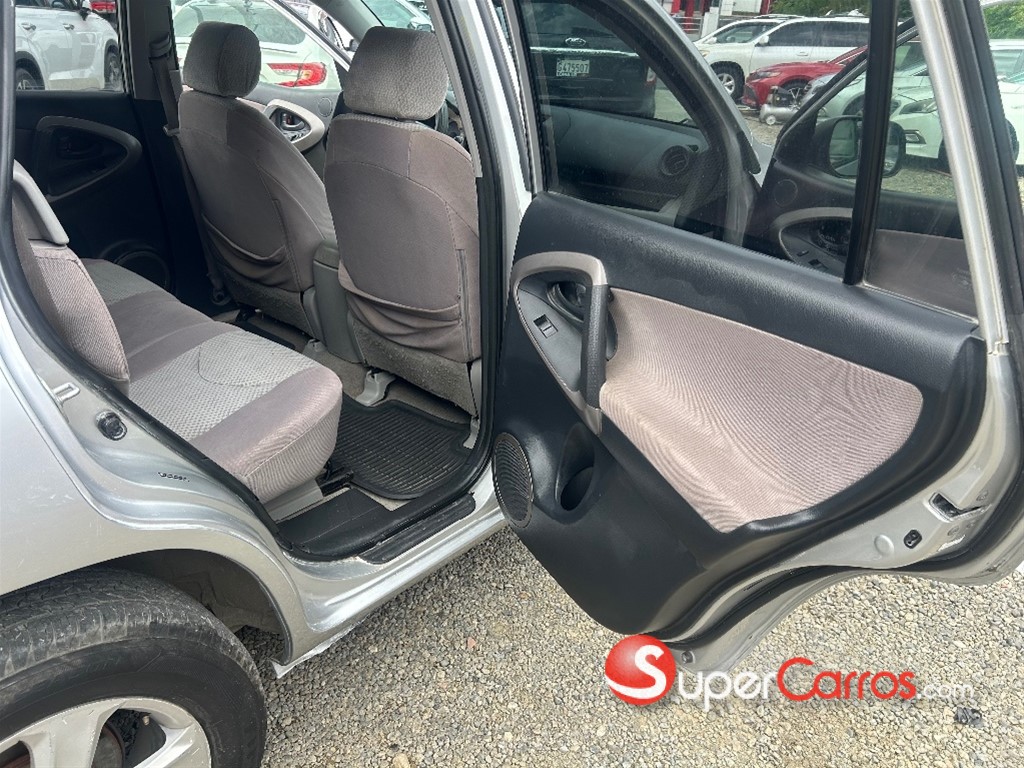 2007 Toyota RAV4 — foto 10 / 12